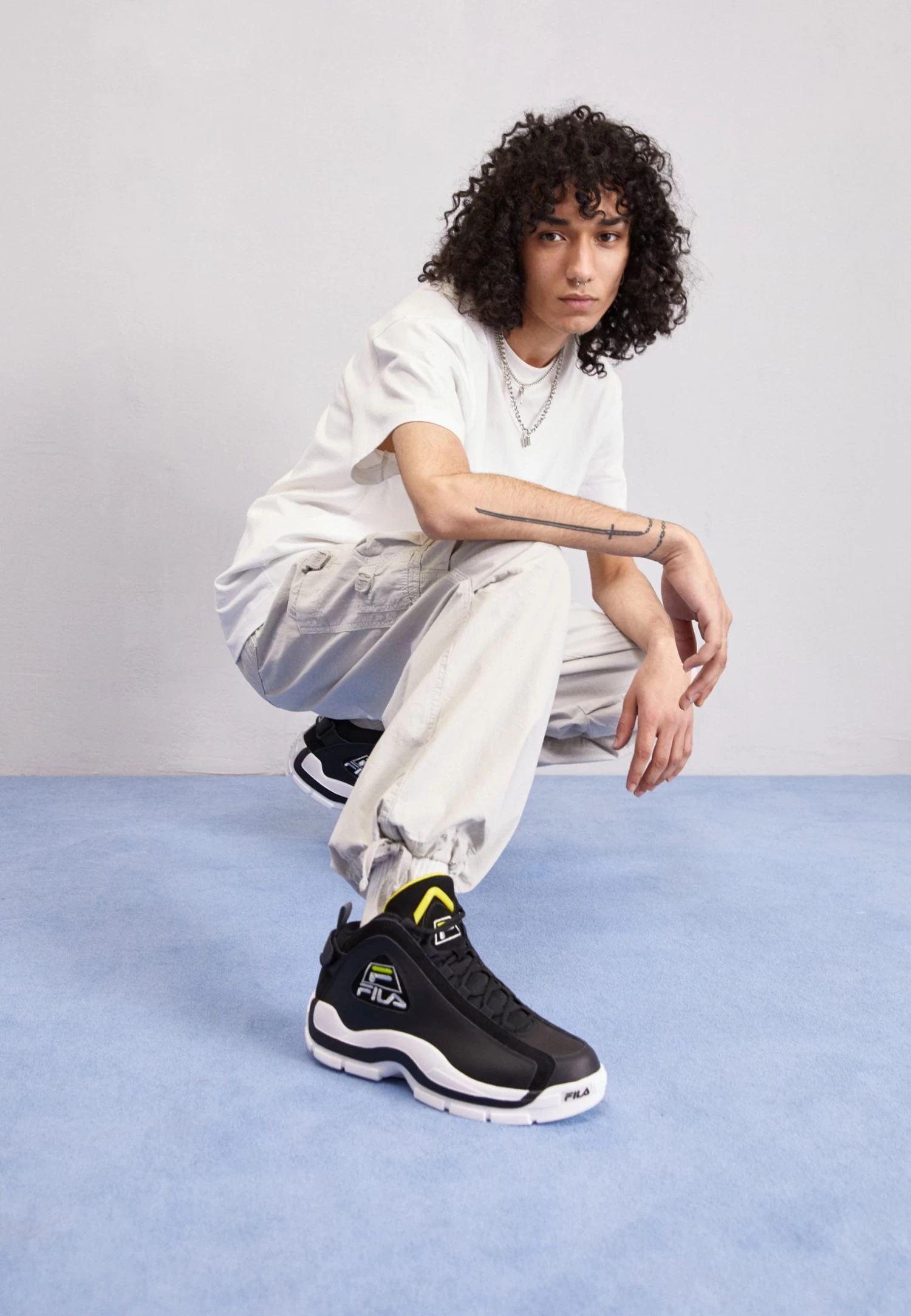 Fila Grant Hill 2 Mid - High-Top Trainers - Black - Image 3